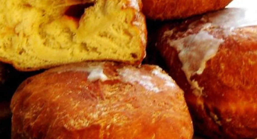 Smoutebollen van platte kaas